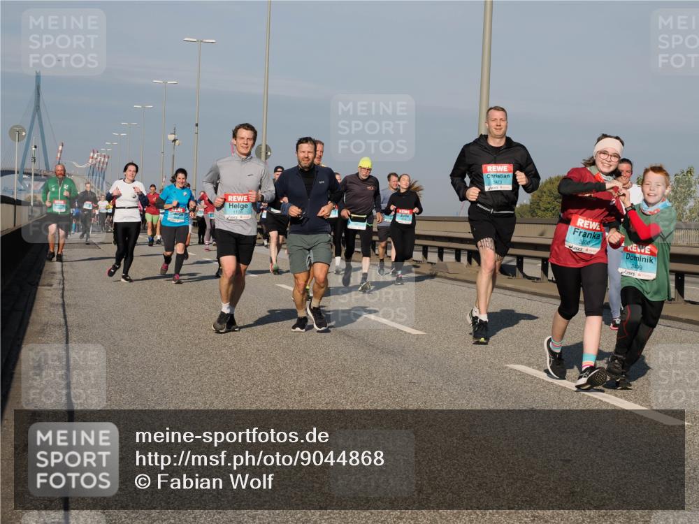 03.10.2025 - Köhlbrandbrückenlauf Fabian Wolf http://msf.ph/oto/9044868 03.10.2025 09:57:25 Position 3 1108, 3473, 3500, 3499 meine-sportfotos.de