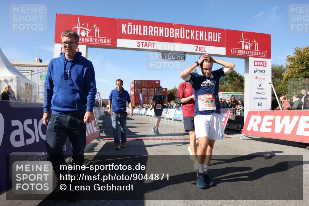 03.10.2025 - Köhlbrandbrückenlauf Lena Gebhardt http://msf.ph/oto/9044871 03.10.2025 13:00:42 Ziel 4016, 4018, 4228, 4299, 4622, 4763, 4850, 5011, 5664, 6042, 6373, 6525 meine-sportfotos.de