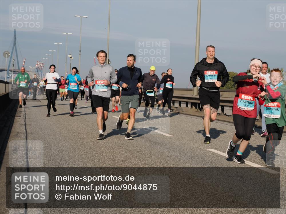 03.10.2025 - Köhlbrandbrückenlauf Fabian Wolf http://msf.ph/oto/9044875 03.10.2025 09:57:25 Position 3 1108, 3473, 3500, 3499 meine-sportfotos.de