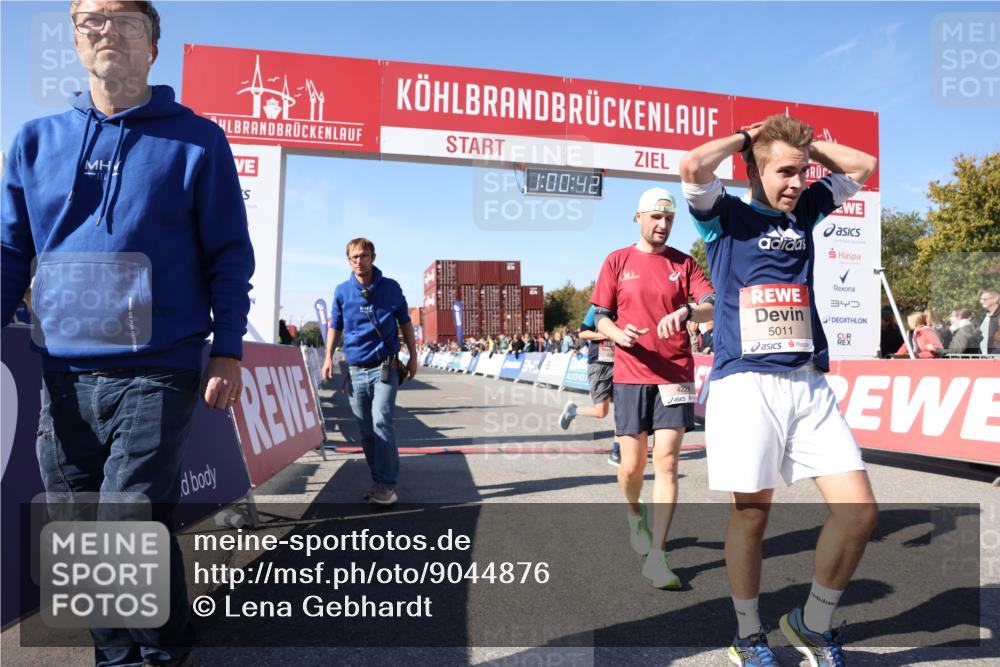 03.10.2025 - Köhlbrandbrückenlauf Lena Gebhardt http://msf.ph/oto/9044876 03.10.2025 13:00:43 Ziel 4016, 4018, 4228, 4299, 4763, 5011, 6042, 6373, 6525 meine-sportfotos.de
