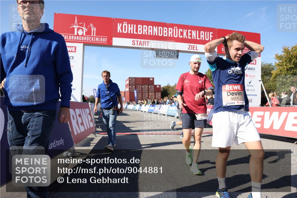 03.10.2025 - Köhlbrandbrückenlauf Lena Gebhardt http://msf.ph/oto/9044881 03.10.2025 13:00:43 Ziel 4016, 4018, 4228, 4299, 4763, 5011, 6042, 6373, 6525 meine-sportfotos.de