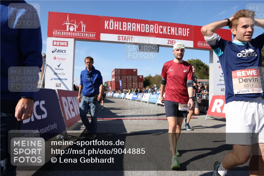 03.10.2025 - Köhlbrandbrückenlauf Lena Gebhardt http://msf.ph/oto/9044885 03.10.2025 13:00:43 Ziel 4016, 4018, 4228, 4299, 4763, 5011, 6042, 6373, 6525 meine-sportfotos.de