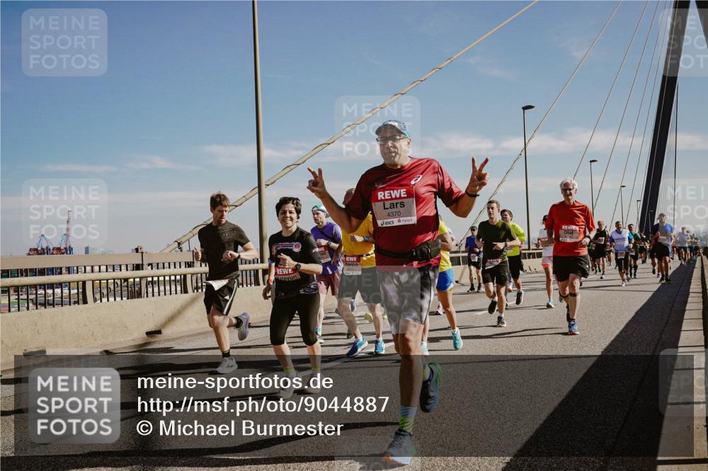 03.10.2025 - Köhlbrandbrückenlauf Michael Burmester http://msf.ph/oto/9044887 03.10.2025 12:26:56 Position 1 4370 meine-sportfotos.de