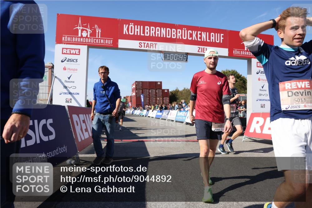 03.10.2025 - Köhlbrandbrückenlauf Lena Gebhardt http://msf.ph/oto/9044892 03.10.2025 13:00:43 Ziel 4016, 4018, 4228, 4299, 4763, 5011, 6042, 6373, 6525 meine-sportfotos.de