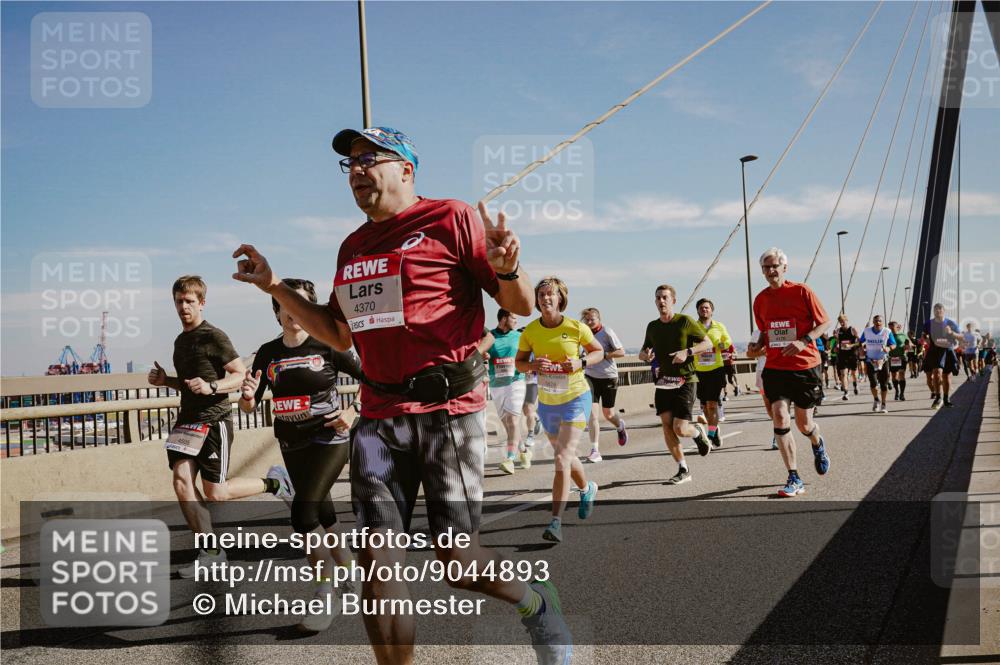 03.10.2025 - Köhlbrandbrückenlauf Michael Burmester http://msf.ph/oto/9044893 03.10.2025 12:26:56 Position 1 4505, 4370 meine-sportfotos.de
