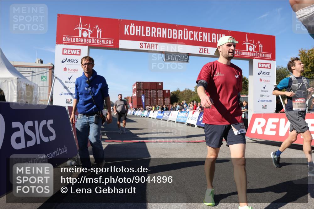 03.10.2025 - Köhlbrandbrückenlauf Lena Gebhardt http://msf.ph/oto/9044896 03.10.2025 13:00:44 Ziel 4016, 4018, 4228, 4299, 4763, 5011, 6042, 6373, 6525 meine-sportfotos.de