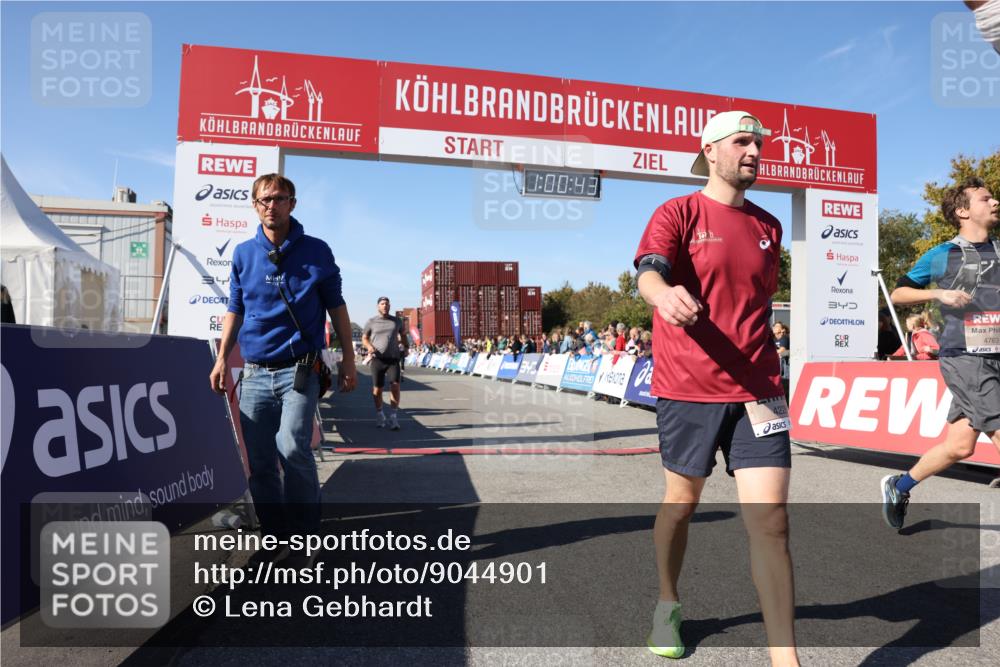 03.10.2025 - Köhlbrandbrückenlauf Lena Gebhardt http://msf.ph/oto/9044901 03.10.2025 13:00:44 Ziel 4016, 4018, 4228, 4299, 4763, 5011, 6042, 6373, 6525 meine-sportfotos.de
