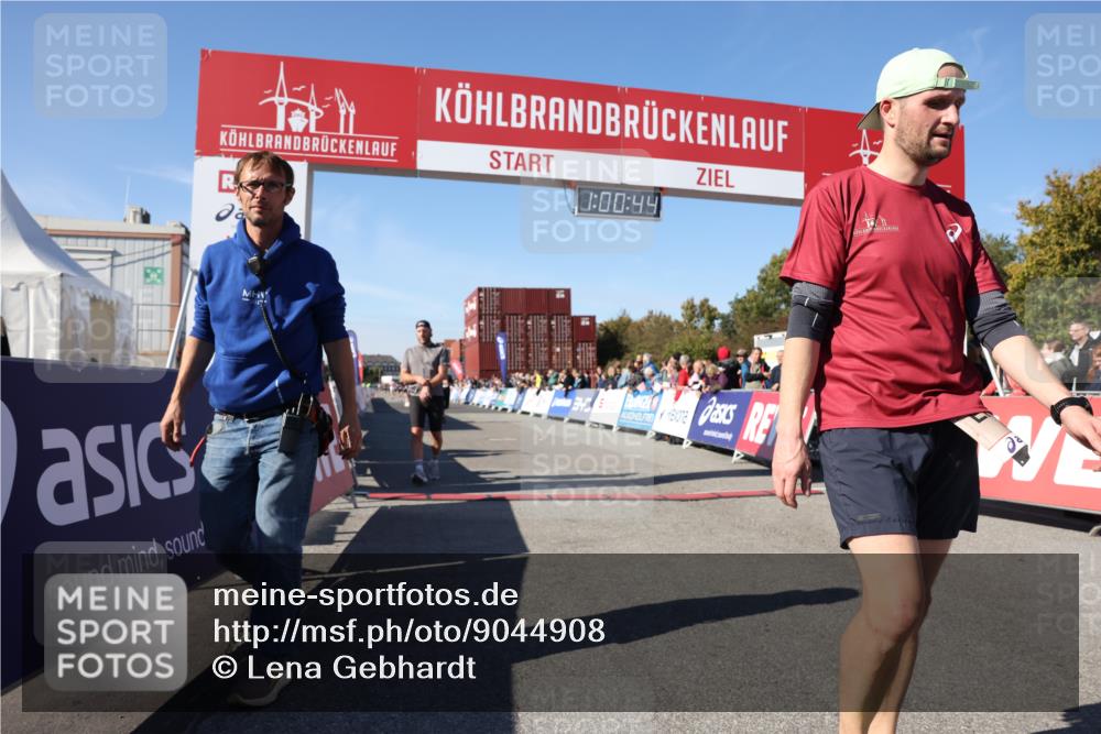 03.10.2025 - Köhlbrandbrückenlauf Lena Gebhardt http://msf.ph/oto/9044908 03.10.2025 13:00:44 Ziel 4016, 4018, 4228, 4299, 4763, 5011, 6042, 6373, 6525 meine-sportfotos.de