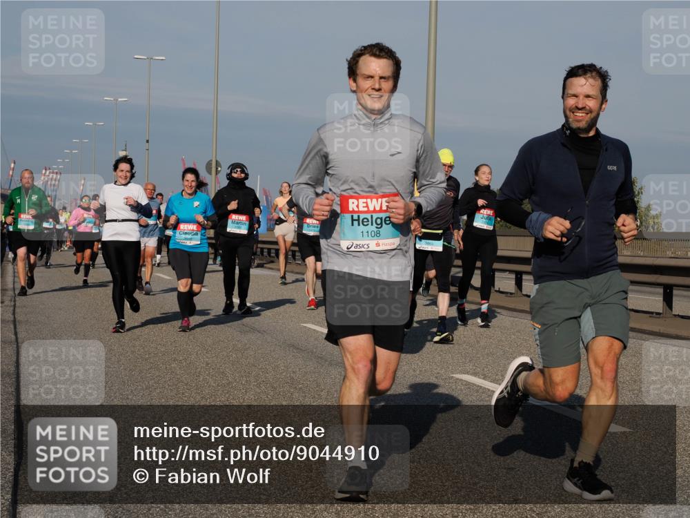 03.10.2025 - Köhlbrandbrückenlauf Fabian Wolf http://msf.ph/oto/9044910 03.10.2025 09:57:27 Position 3 1108, 3469 meine-sportfotos.de