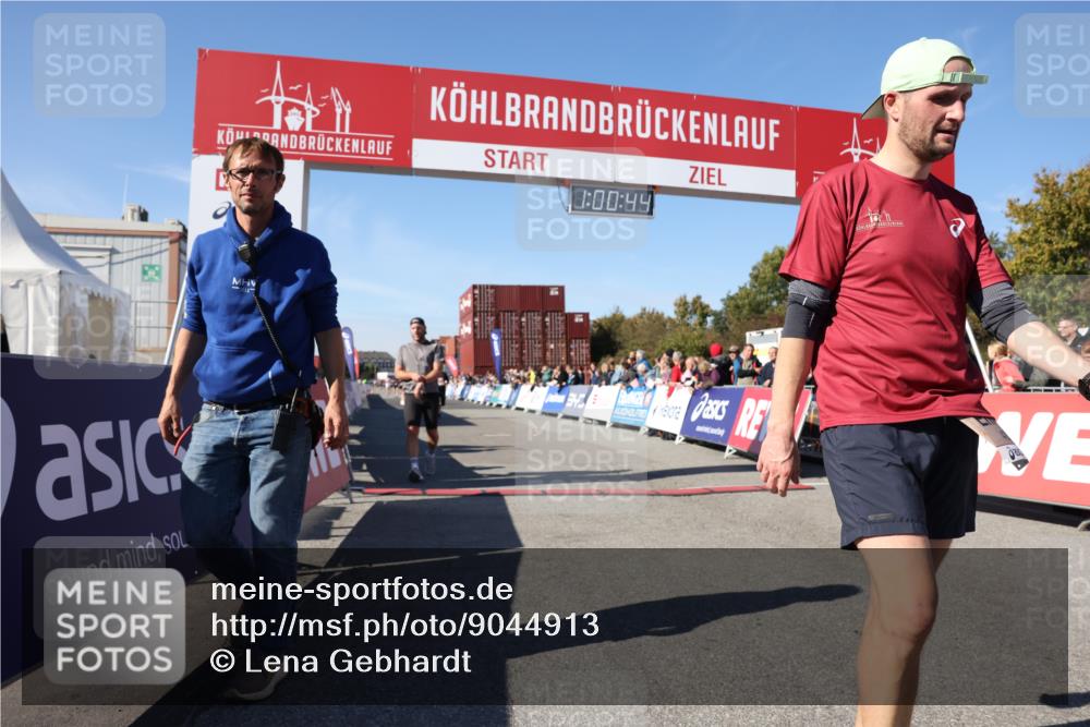 03.10.2025 - Köhlbrandbrückenlauf Lena Gebhardt http://msf.ph/oto/9044913 03.10.2025 13:00:44 Ziel 4016, 4018, 4228, 4299, 4763, 5011, 6042, 6373, 6525 meine-sportfotos.de