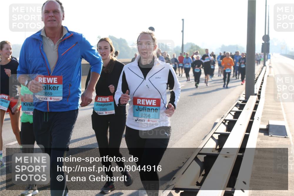 03.10.2025 - Köhlbrandbrückenlauf Lena Gebhardt http://msf.ph/oto/9044916 03.10.2025 09:27:28 Position 1 52, 3040, 2659, 2289, 2356 meine-sportfotos.de