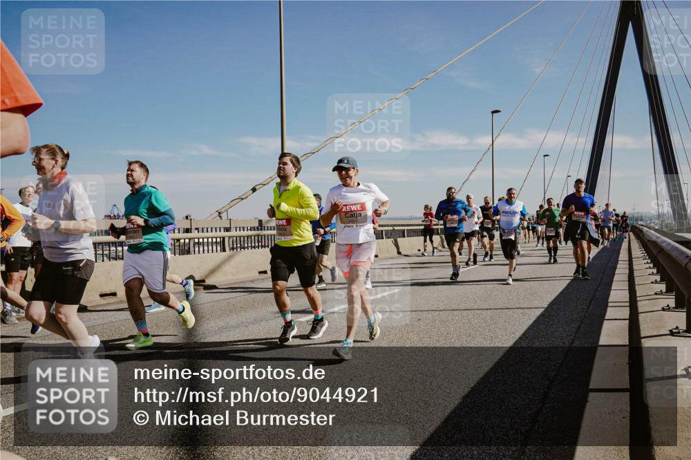 03.10.2025 - Köhlbrandbrückenlauf Michael Burmester http://msf.ph/oto/9044921 03.10.2025 12:26:59 Position 1  meine-sportfotos.de