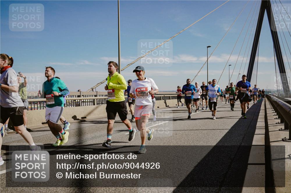 03.10.2025 - Köhlbrandbrückenlauf Michael Burmester http://msf.ph/oto/9044926 03.10.2025 12:26:59 Position 1 4609 meine-sportfotos.de