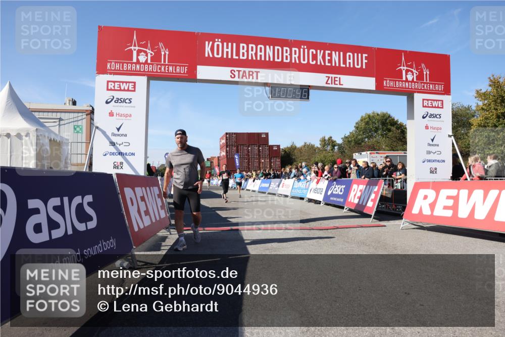 03.10.2025 - Köhlbrandbrückenlauf Lena Gebhardt http://msf.ph/oto/9044936 03.10.2025 13:00:46 Ziel 4016, 4018, 4228, 4763, 5011, 6042, 6464, 6525 meine-sportfotos.de