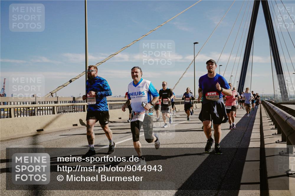 03.10.2025 - Köhlbrandbrückenlauf Michael Burmester http://msf.ph/oto/9044943 03.10.2025 12:27:00 Position 1  meine-sportfotos.de