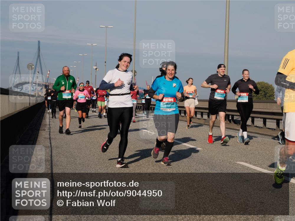 03.10.2025 - Köhlbrandbrückenlauf Fabian Wolf http://msf.ph/oto/9044950 03.10.2025 09:57:29 Position 3 3666, 2820 meine-sportfotos.de