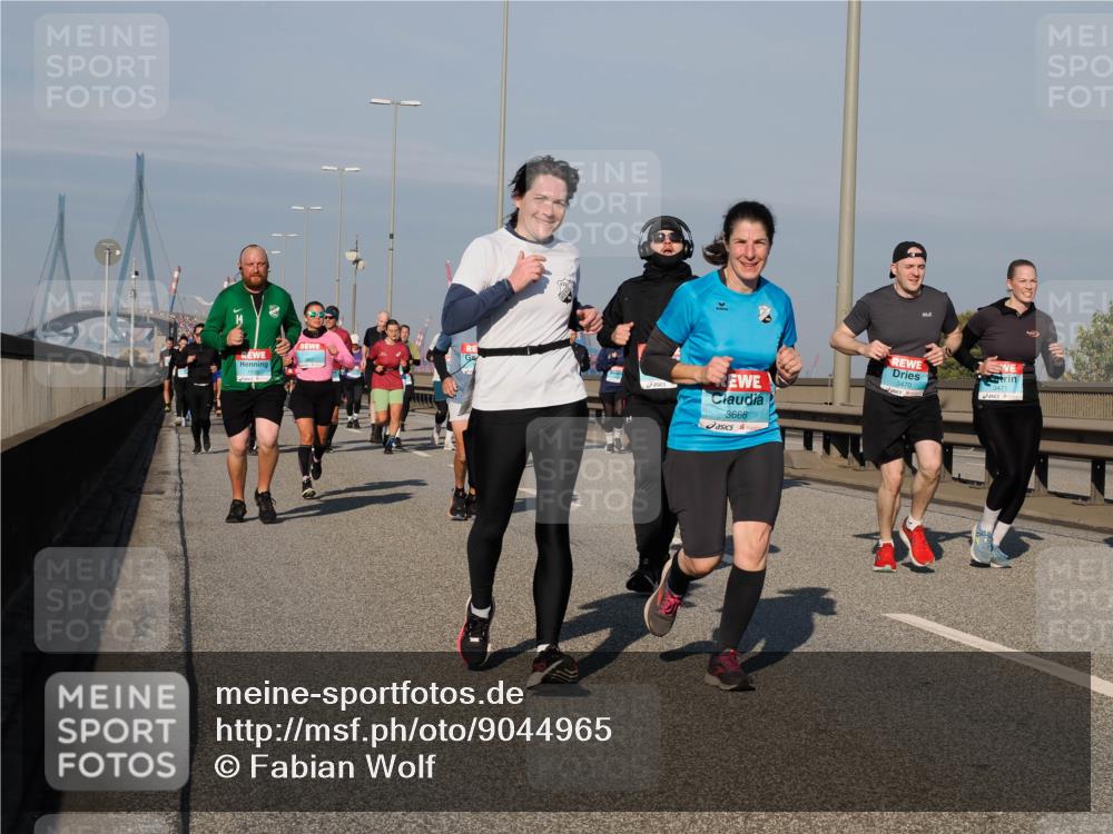 03.10.2025 - Köhlbrandbrückenlauf Fabian Wolf http://msf.ph/oto/9044965 03.10.2025 09:57:29 Position 3 3666, 3470 meine-sportfotos.de