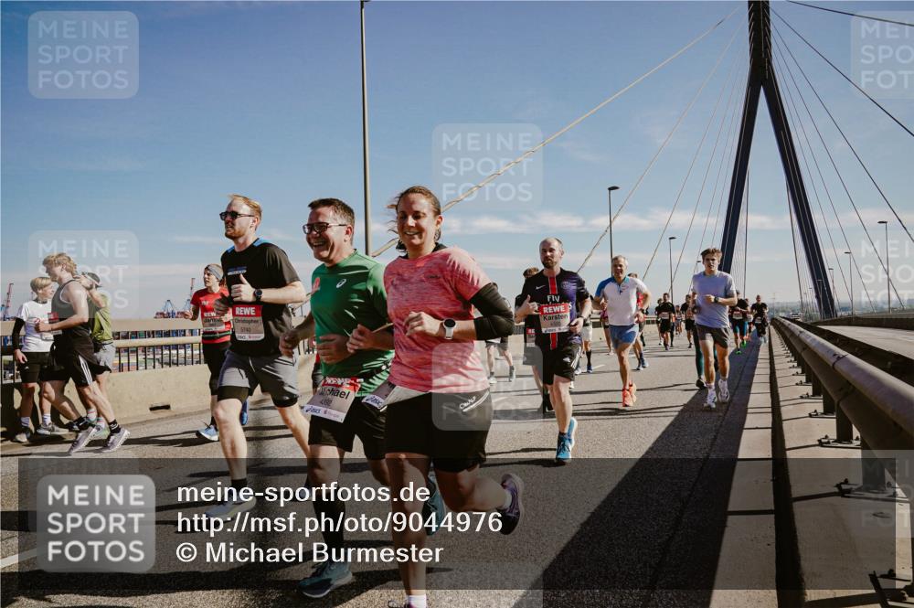 03.10.2025 - Köhlbrandbrückenlauf Michael Burmester http://msf.ph/oto/9044976 03.10.2025 12:27:03 Position 1 5740, 4392 meine-sportfotos.de