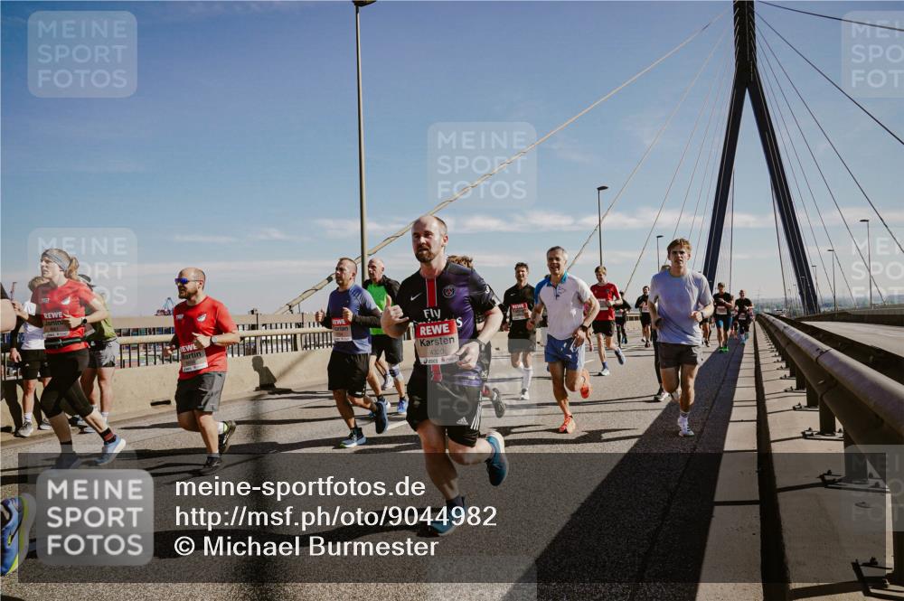 03.10.2025 - Köhlbrandbrückenlauf Michael Burmester http://msf.ph/oto/9044982 03.10.2025 12:27:04 Position 1 4320 meine-sportfotos.de