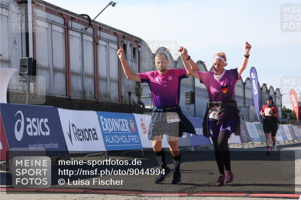 03.10.2025 - Köhlbrandbrückenlauf Luisa Fischer http://msf.ph/oto/9044994 03.10.2025 13:43:17 Ziel 4238, 5021, 5464, 6463, 6711 meine-sportfotos.de