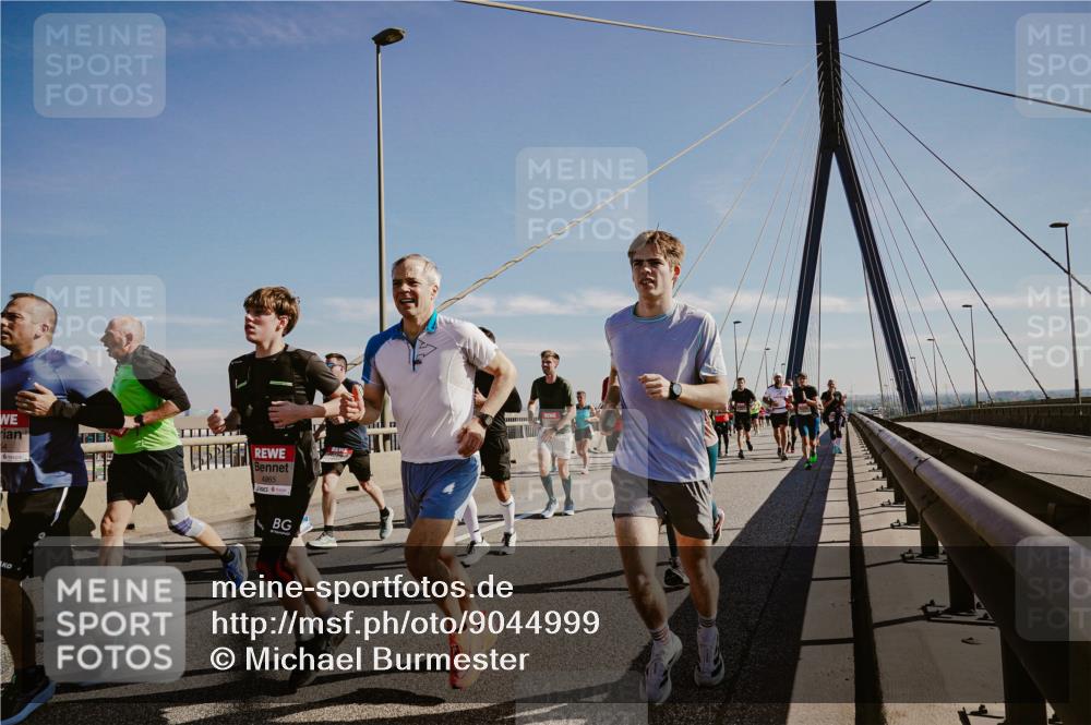 03.10.2025 - Köhlbrandbrückenlauf Michael Burmester http://msf.ph/oto/9044999 03.10.2025 12:27:05 Position 1 4965 meine-sportfotos.de