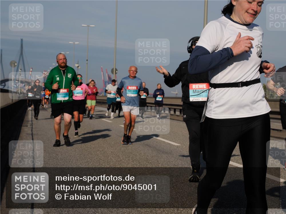 03.10.2025 - Köhlbrandbrückenlauf Fabian Wolf http://msf.ph/oto/9045001 03.10.2025 09:57:31 Position 3 1523, 2093 meine-sportfotos.de