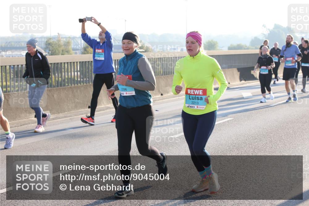 03.10.2025 - Köhlbrandbrückenlauf Lena Gebhardt http://msf.ph/oto/9045004 03.10.2025 09:27:31 Position 1 2296, 2213 meine-sportfotos.de