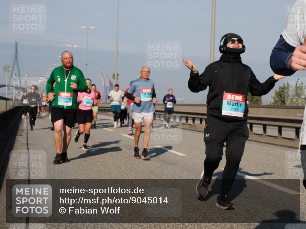 03.10.2025 - Köhlbrandbrückenlauf Fabian Wolf http://msf.ph/oto/9045014 03.10.2025 09:57:31 Position 3 14, 2093 meine-sportfotos.de