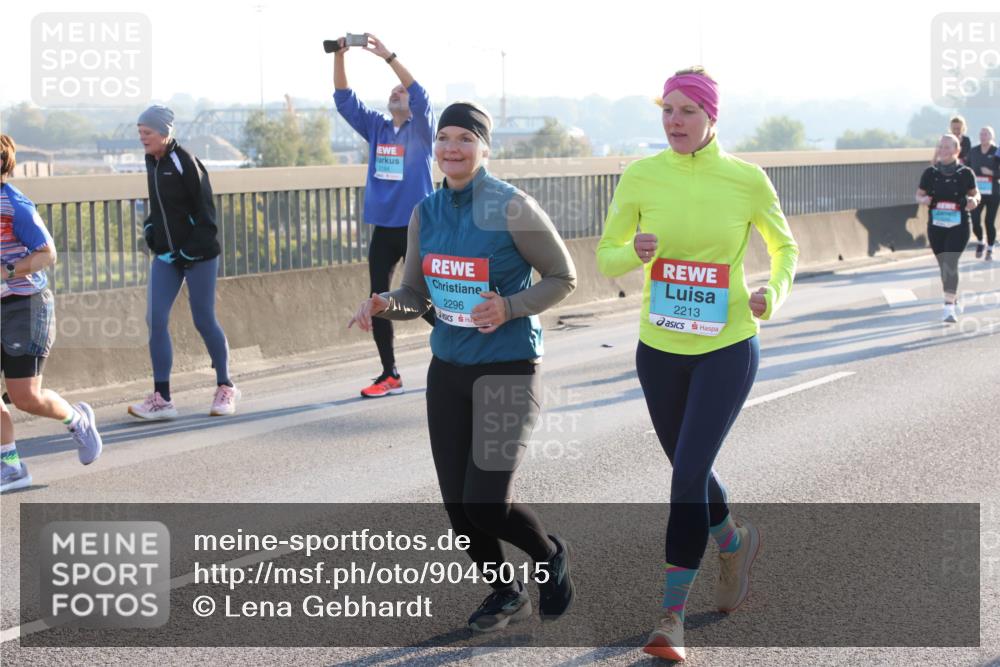 03.10.2025 - Köhlbrandbrückenlauf Lena Gebhardt http://msf.ph/oto/9045015 03.10.2025 09:27:31 Position 1 2296, 2213 meine-sportfotos.de