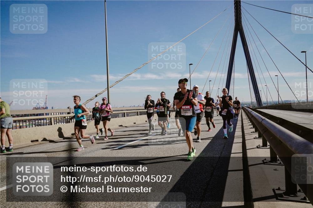 03.10.2025 - Köhlbrandbrückenlauf Michael Burmester http://msf.ph/oto/9045027 03.10.2025 12:27:08 Position 1  meine-sportfotos.de