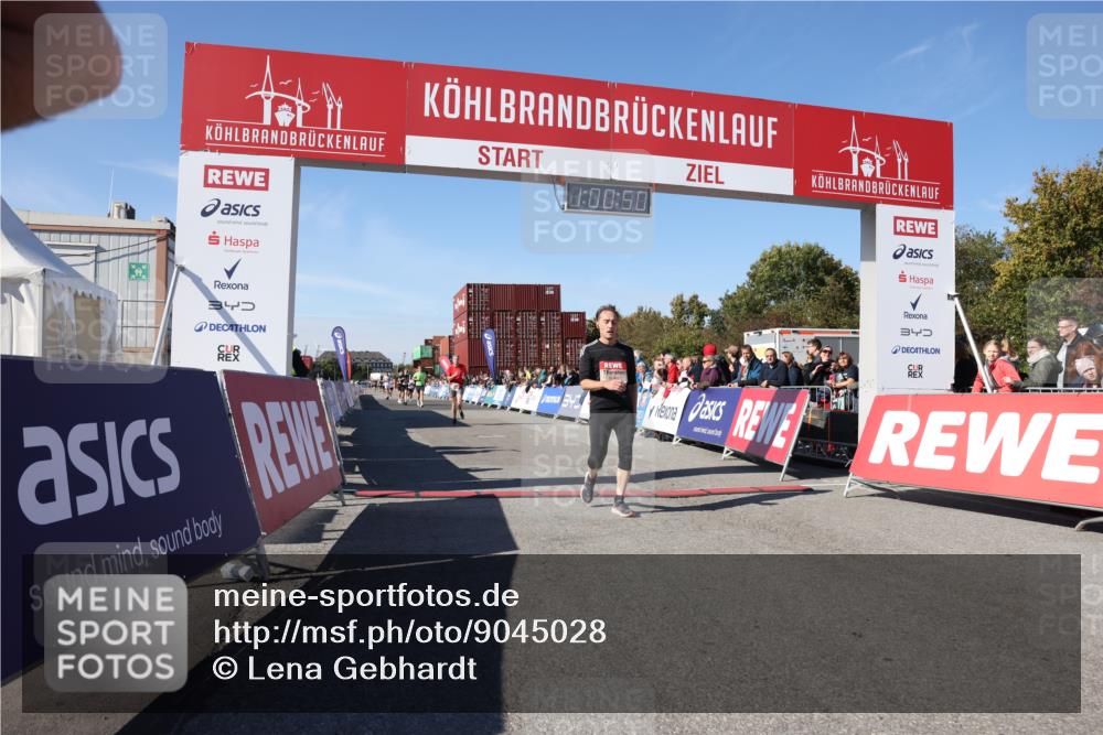 03.10.2025 - Köhlbrandbrückenlauf Lena Gebhardt http://msf.ph/oto/9045028 03.10.2025 13:00:50 Ziel 4018, 4763, 4820, 6042, 6464, 6525 meine-sportfotos.de