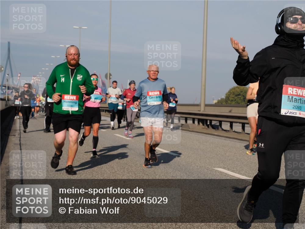 03.10.2025 - Köhlbrandbrückenlauf Fabian Wolf http://msf.ph/oto/9045029 03.10.2025 09:57:32 Position 3 1530, 1523, 2093 meine-sportfotos.de