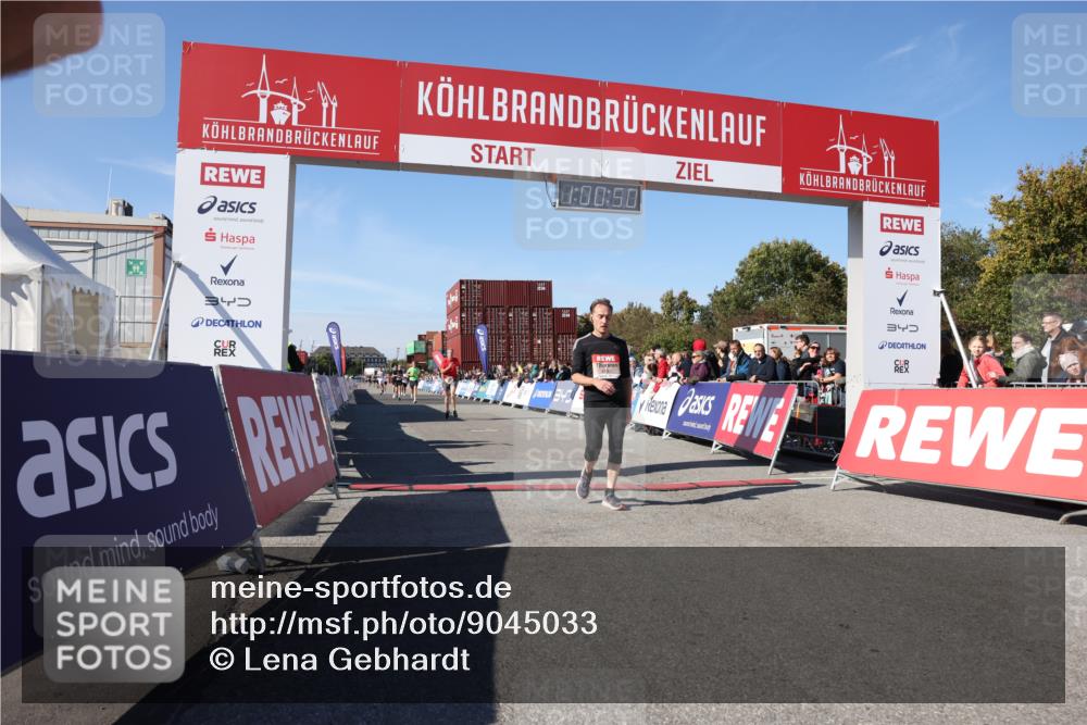 03.10.2025 - Köhlbrandbrückenlauf Lena Gebhardt http://msf.ph/oto/9045033 03.10.2025 13:00:50 Ziel 4018, 4763, 4820, 6042, 6464, 6525 meine-sportfotos.de