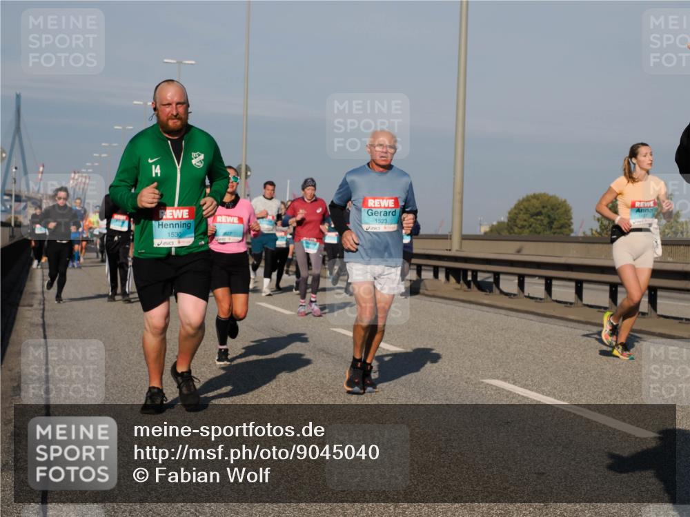 03.10.2025 - Köhlbrandbrückenlauf Fabian Wolf http://msf.ph/oto/9045040 03.10.2025 09:57:32 Position 3 14, 1530, 1523 meine-sportfotos.de