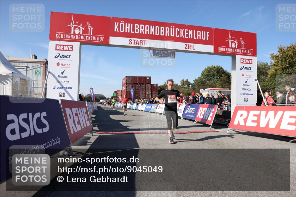 03.10.2025 - Köhlbrandbrückenlauf Lena Gebhardt http://msf.ph/oto/9045049 03.10.2025 13:00:51 Ziel 4018, 4177, 4763, 4820, 6042, 6464, 6525 meine-sportfotos.de