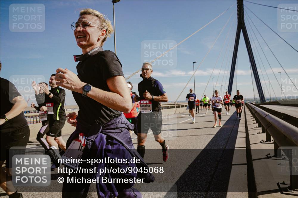 03.10.2025 - Köhlbrandbrückenlauf Michael Burmester http://msf.ph/oto/9045068 03.10.2025 12:27:10 Position 1 4343, 48 meine-sportfotos.de