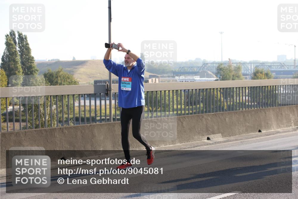 03.10.2025 - Köhlbrandbrückenlauf Lena Gebhardt http://msf.ph/oto/9045081 03.10.2025 09:27:33 Position 1 2184 meine-sportfotos.de