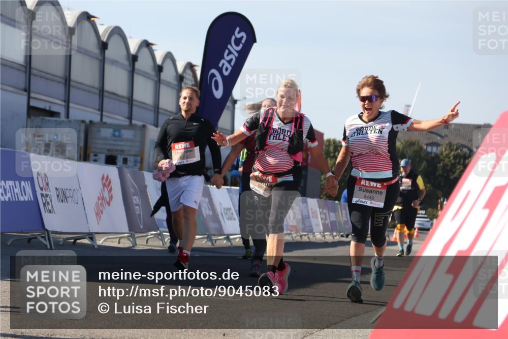03.10.2025 - Köhlbrandbrückenlauf Luisa Fischer http://msf.ph/oto/9045083 03.10.2025 13:43:58 Ziel 4295, 5351, 5445, 6010, 6011, 6550 meine-sportfotos.de