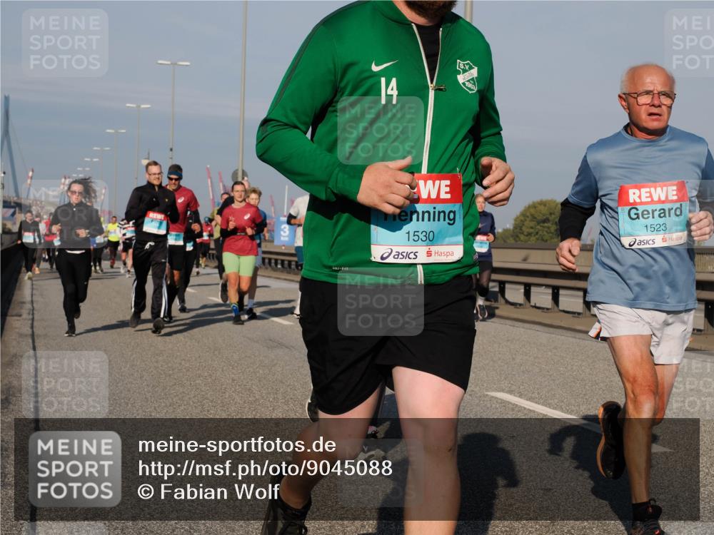 03.10.2025 - Köhlbrandbrückenlauf Fabian Wolf http://msf.ph/oto/9045088 03.10.2025 09:57:34 Position 3 14, 1963, 1530, 1523 meine-sportfotos.de