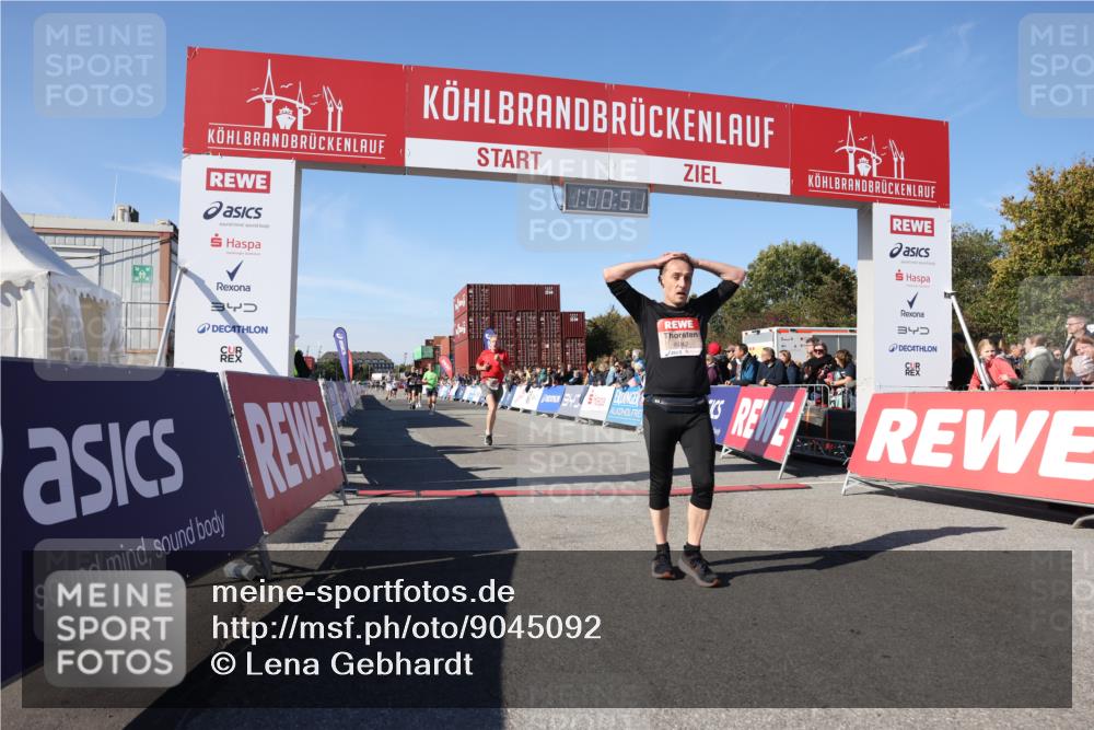 03.10.2025 - Köhlbrandbrückenlauf Lena Gebhardt http://msf.ph/oto/9045092 03.10.2025 13:00:52 Ziel 4018, 4069, 4177, 4763, 4820, 6042, 6464, 6525 meine-sportfotos.de