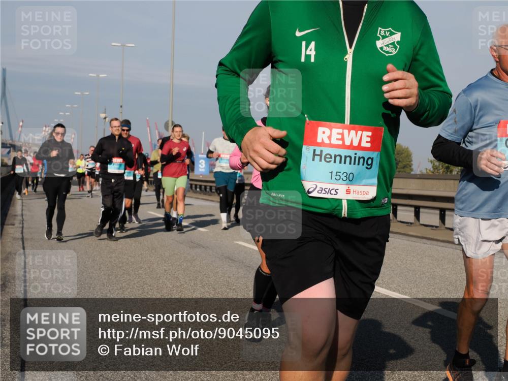 03.10.2025 - Köhlbrandbrückenlauf Fabian Wolf http://msf.ph/oto/9045095 03.10.2025 09:57:34 Position 3 3, 3, 14, 1963, 1530 meine-sportfotos.de