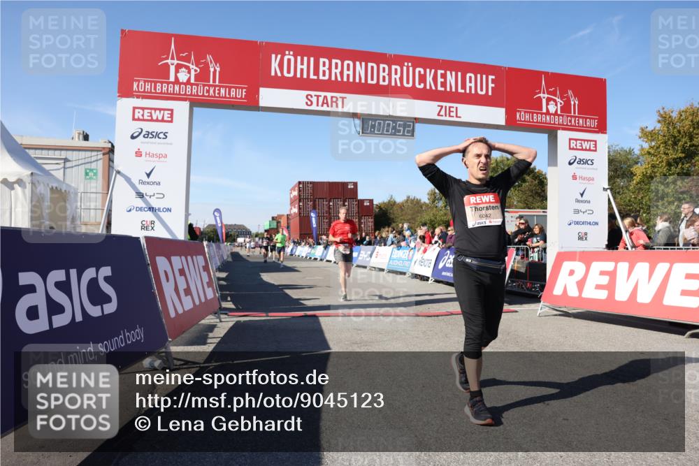 03.10.2025 - Köhlbrandbrückenlauf Lena Gebhardt http://msf.ph/oto/9045123 03.10.2025 13:00:53 Ziel 4018, 4069, 4177, 4820, 6042, 6464, 6525 meine-sportfotos.de