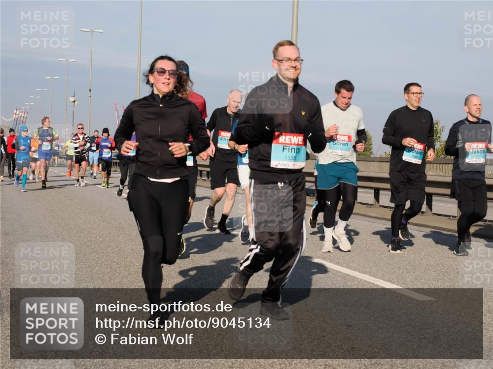 03.10.2025 - Köhlbrandbrückenlauf Fabian Wolf http://msf.ph/oto/9045134 03.10.2025 09:57:37 Position 3 1782, 1588, 1892, 1535 meine-sportfotos.de