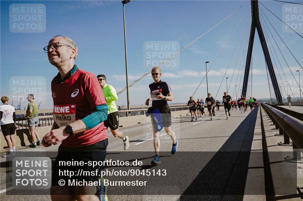 03.10.2025 - Köhlbrandbrückenlauf Michael Burmester http://msf.ph/oto/9045143 03.10.2025 12:27:16 Position 1 4421 meine-sportfotos.de