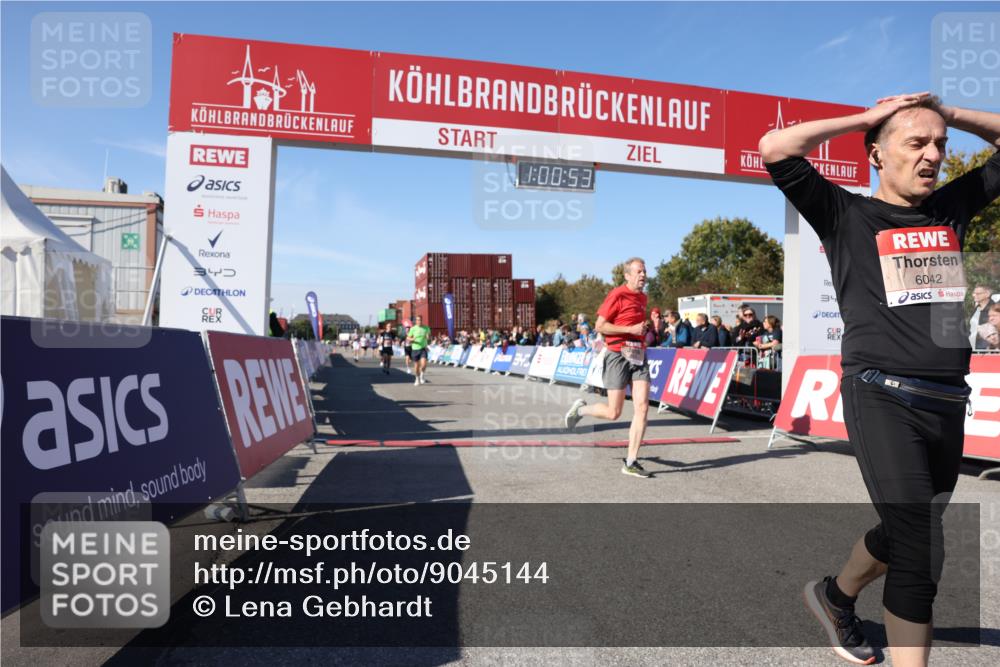 03.10.2025 - Köhlbrandbrückenlauf Lena Gebhardt http://msf.ph/oto/9045144 03.10.2025 13:00:54 Ziel 4018, 4069, 4177, 4407, 4512, 4820, 6042, 6464, 6525 meine-sportfotos.de