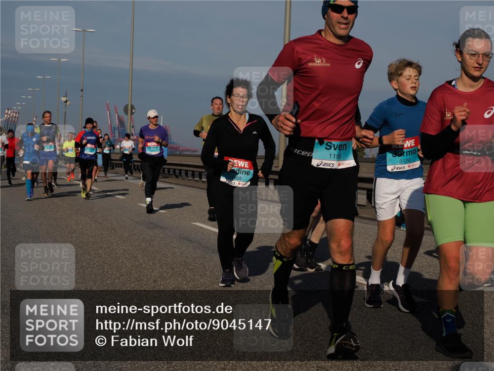 03.10.2025 - Köhlbrandbrückenlauf Fabian Wolf http://msf.ph/oto/9045147 03.10.2025 09:57:39 Position 3 805, 1195, 3126 meine-sportfotos.de