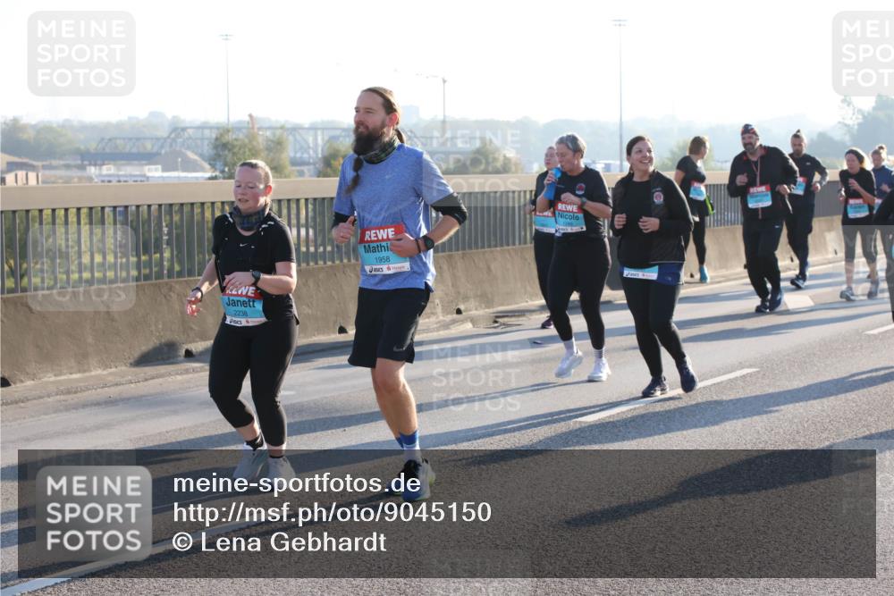 03.10.2025 - Köhlbrandbrückenlauf Lena Gebhardt http://msf.ph/oto/9045150 03.10.2025 09:27:35 Position 1 2238, 1958 meine-sportfotos.de