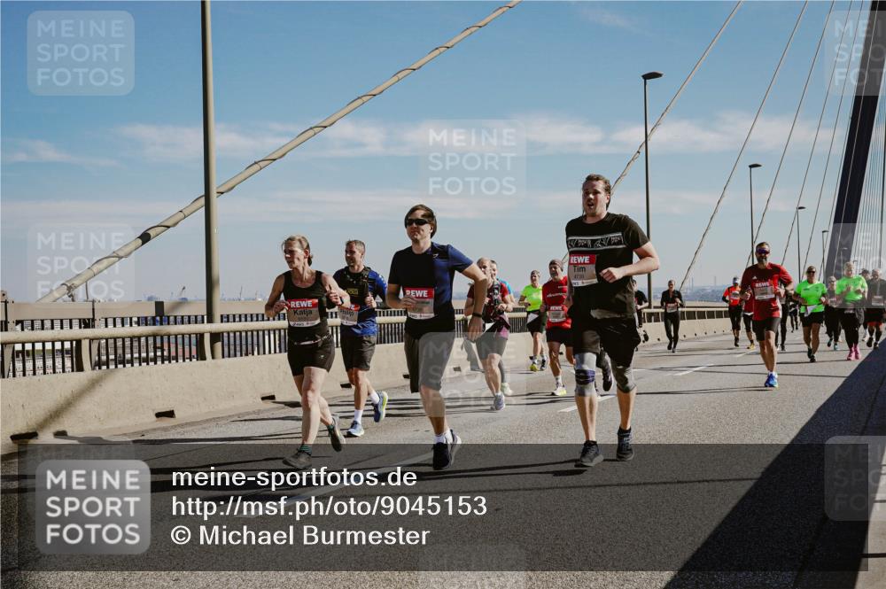 03.10.2025 - Köhlbrandbrückenlauf Michael Burmester http://msf.ph/oto/9045153 03.10.2025 12:27:18 Position 1  meine-sportfotos.de
