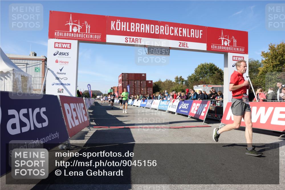 03.10.2025 - Köhlbrandbrückenlauf Lena Gebhardt http://msf.ph/oto/9045156 03.10.2025 13:00:55 Ziel 4069, 4177, 4407, 4512, 4820, 6042, 6464, 6525 meine-sportfotos.de