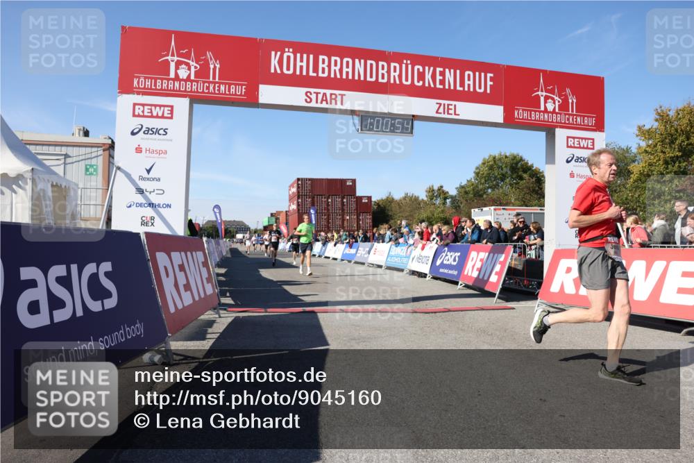 03.10.2025 - Köhlbrandbrückenlauf Lena Gebhardt http://msf.ph/oto/9045160 03.10.2025 13:00:55 Ziel 4069, 4177, 4407, 4512, 4820, 6042, 6464, 6525 meine-sportfotos.de